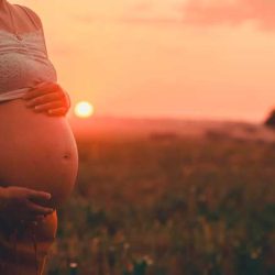 Embarazo adolescente en el entramado de las violencias machistas