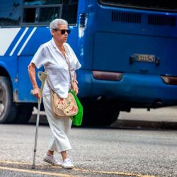 Mujeres mayores, violencias que no se ven